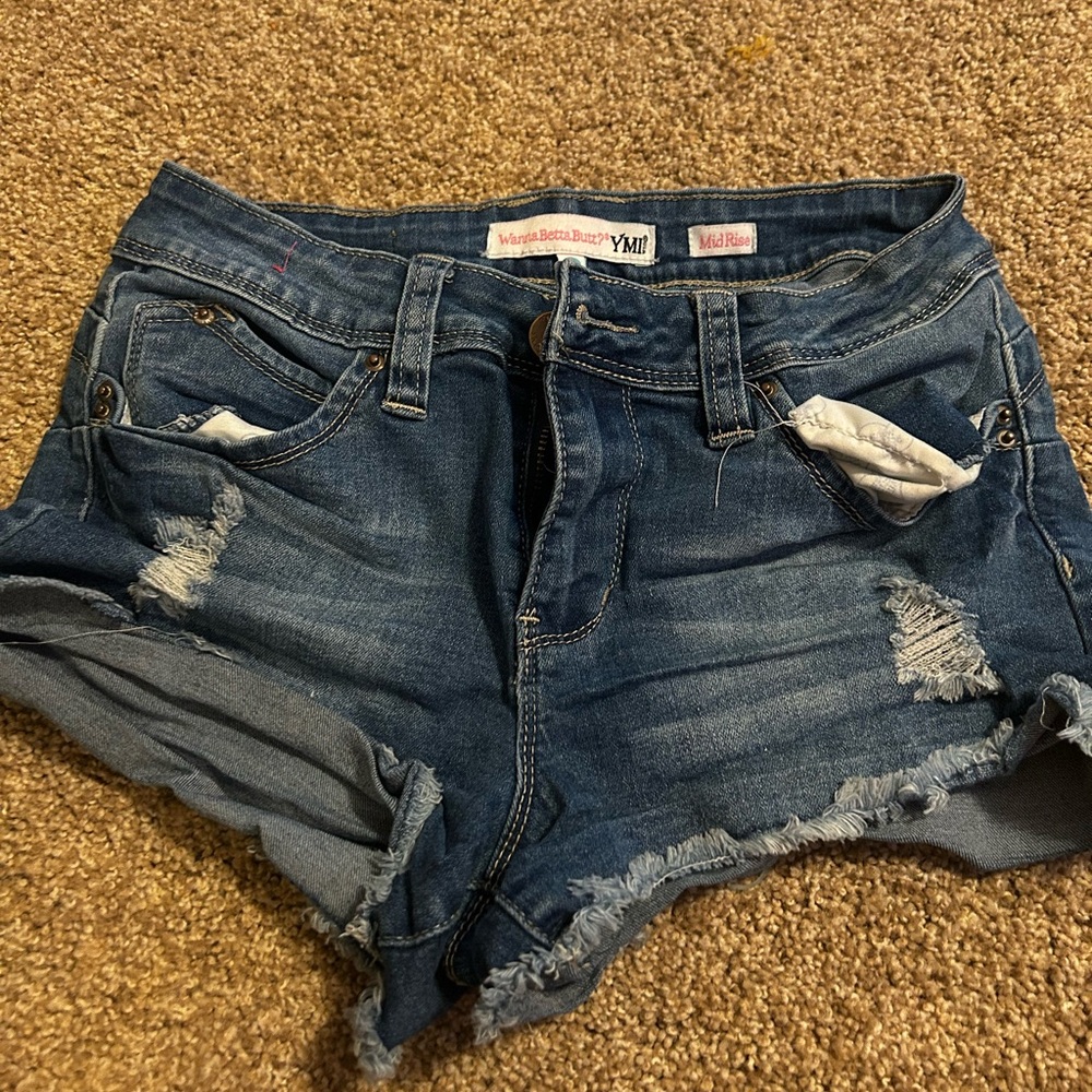 SHORT SHORTS